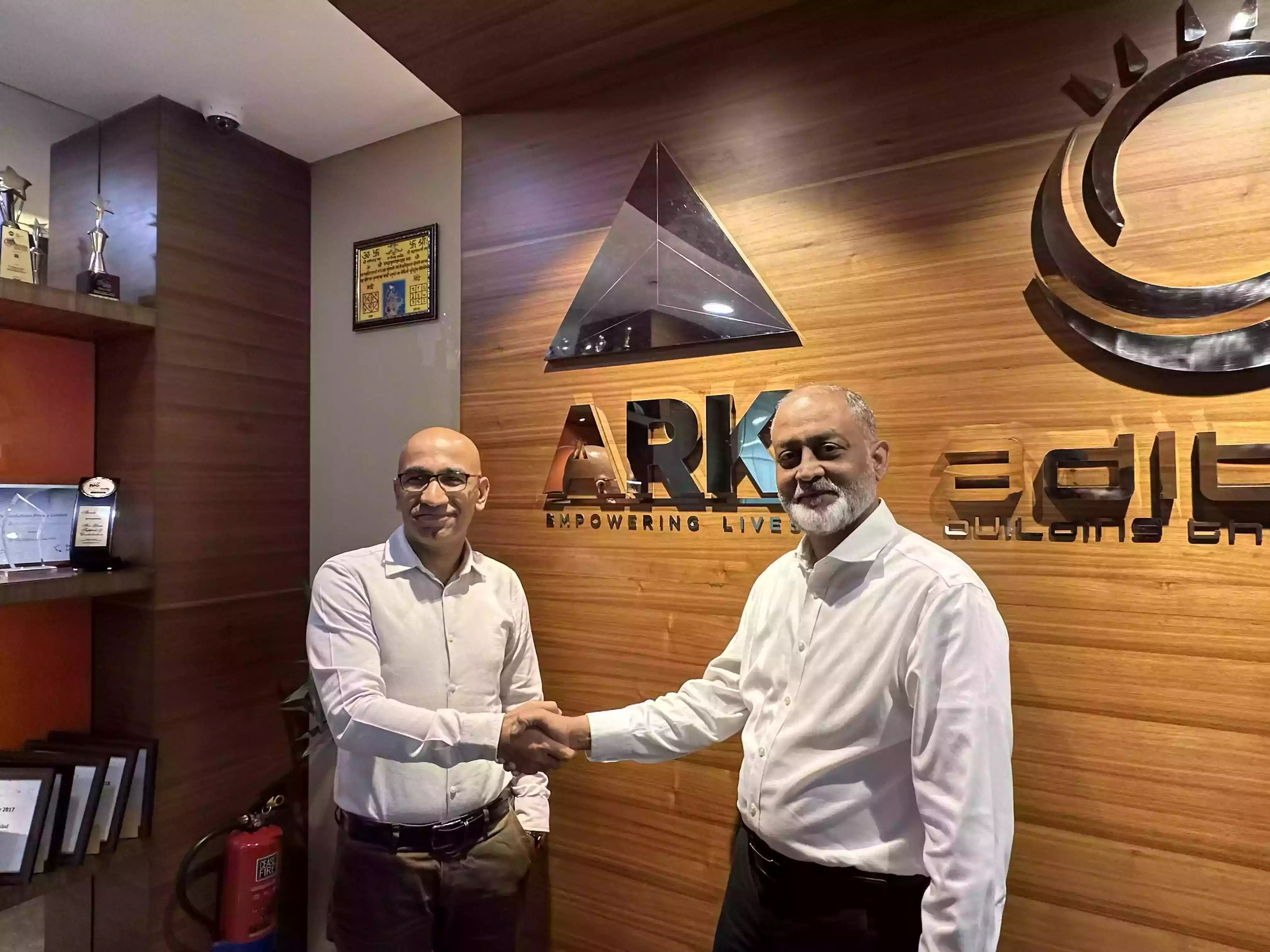 Unleashing the Power of Advanced KVM Solutions: ARK Infosolutions and IHSE - kvm-tec Join Forces